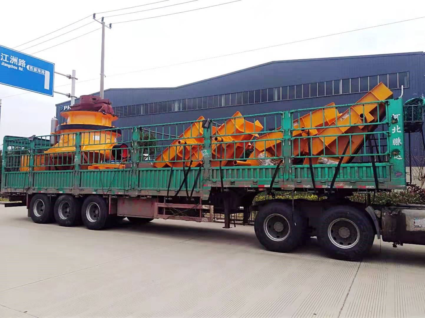 遼寧時產600噸鐵礦石破碎生產線設備發貨