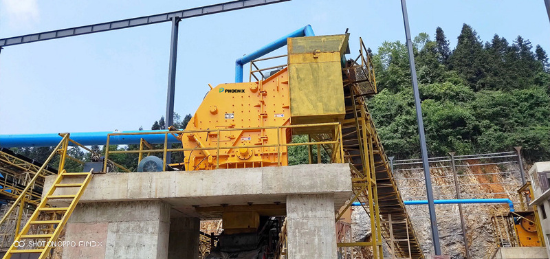 CF反擊式破碎機現場